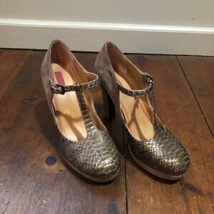 Womens t strap high heels brand 548 brown suede with lizard details